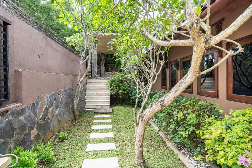 Aomi Villa Senggigi Exterior foto
